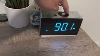 Radio despertador digital con altavoz Bluetooth, radio FM, alarma dual con función de repetición, gran pantalla LED, control de atenuación, salida de carga USB y luz nocturna iTOMA 708